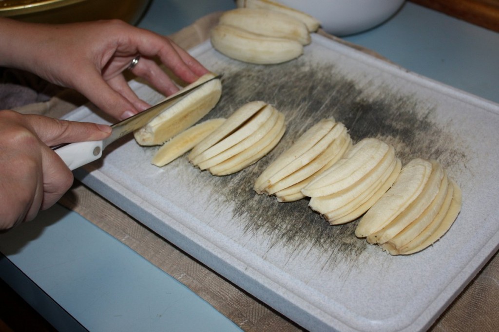 Slicing Bananas 1